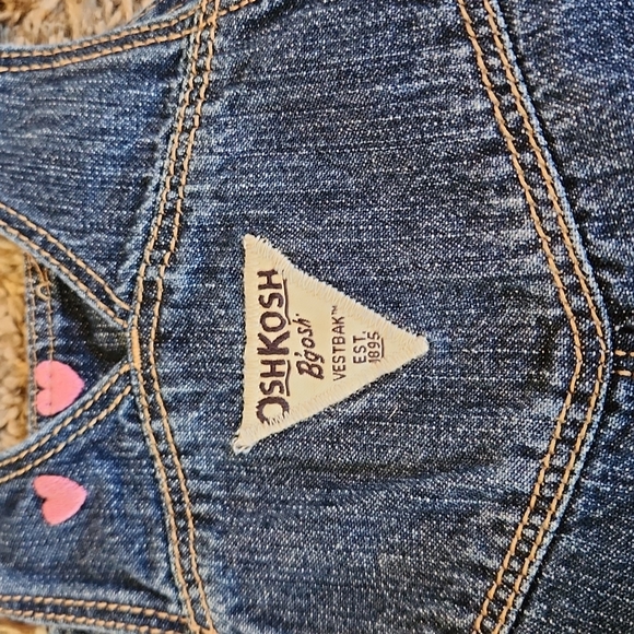 OshKosh Short Bibs with Embroidered Hearts - Picture 6 of 7